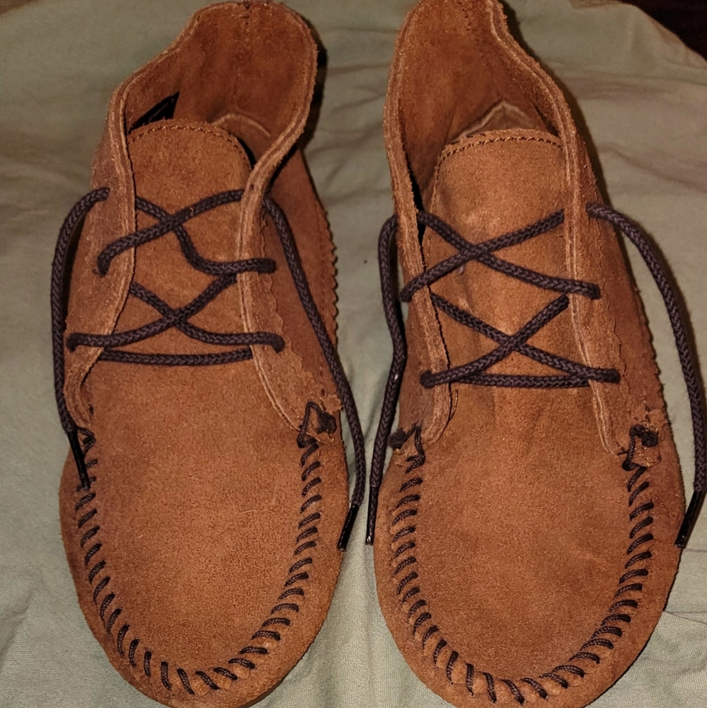 Minnetonka Seude leather ankle boot